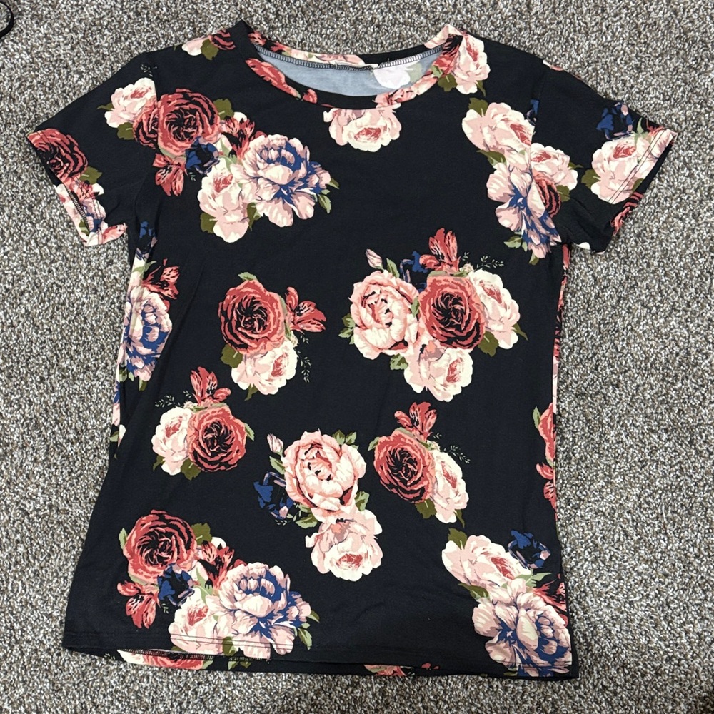 Reborn J Black Floral Short Sleeve Top